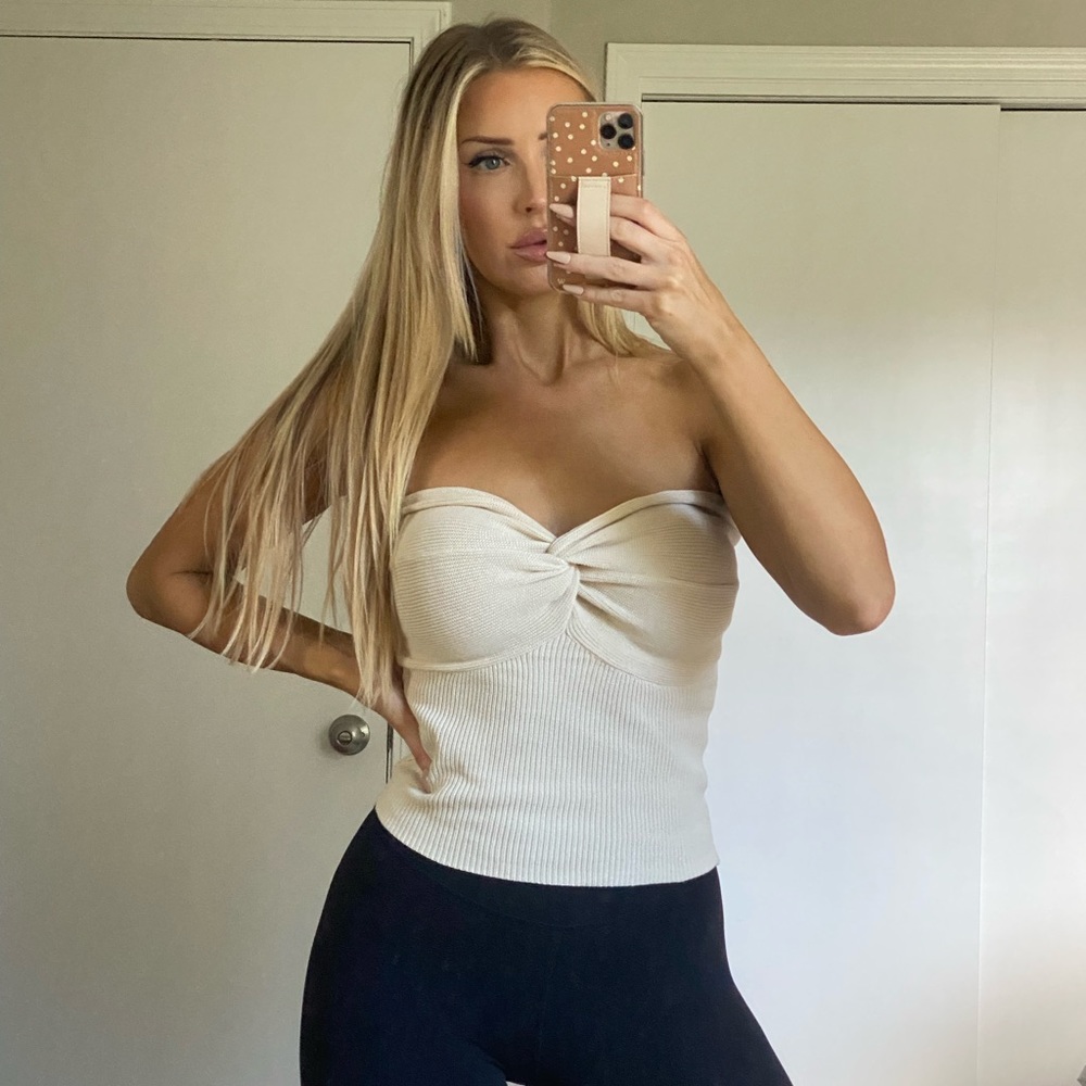 Stapless knit top